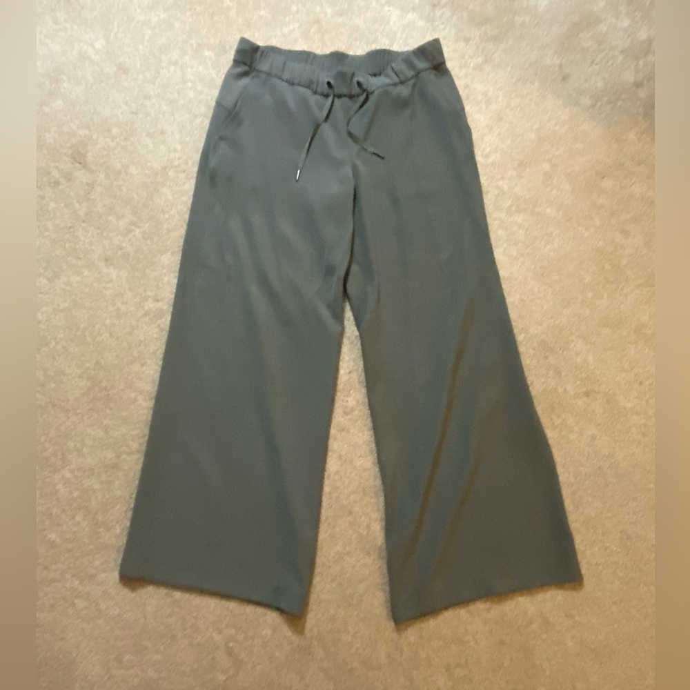 🐘Lululemon Gray Stretchy Flowy Front Tie Workout Pants🐘